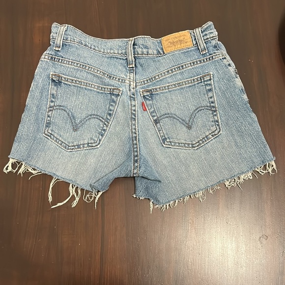 Levi’s 550 Denim High Waist Distressed Cutoff Shorts Size 4 - Picture 3 of 10